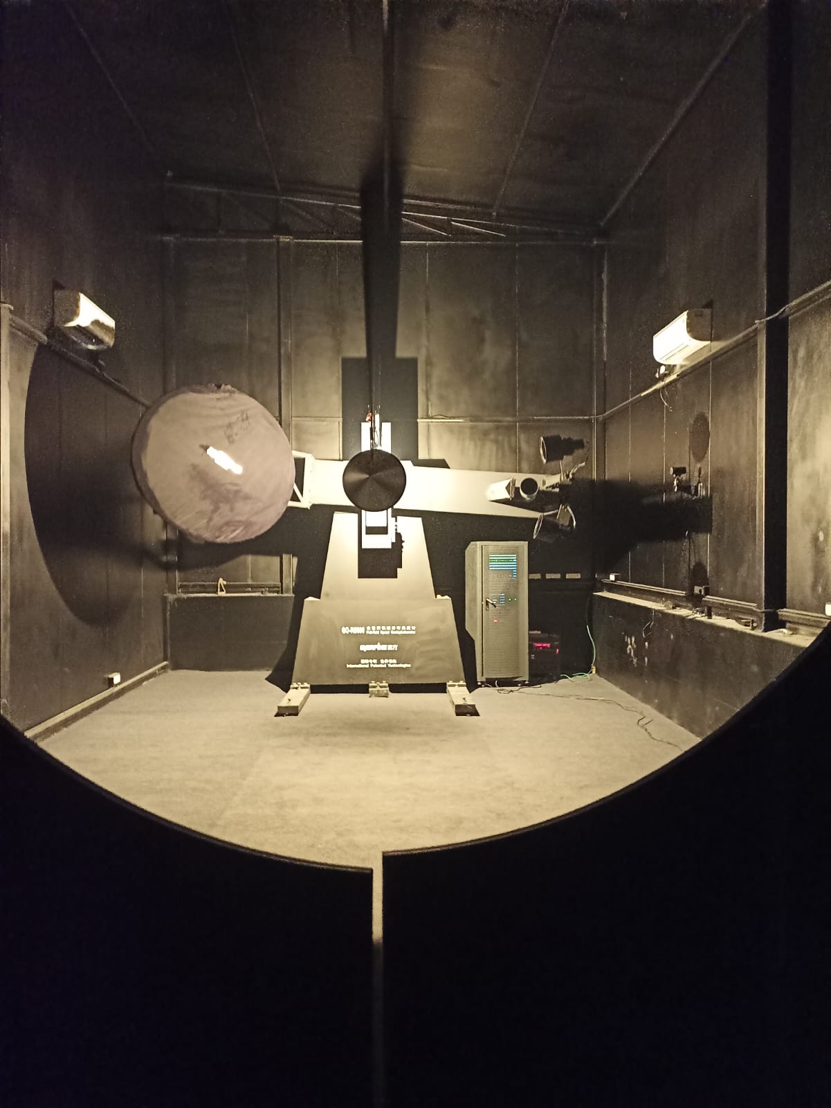 Photometry lab equipment including a goniophotometer