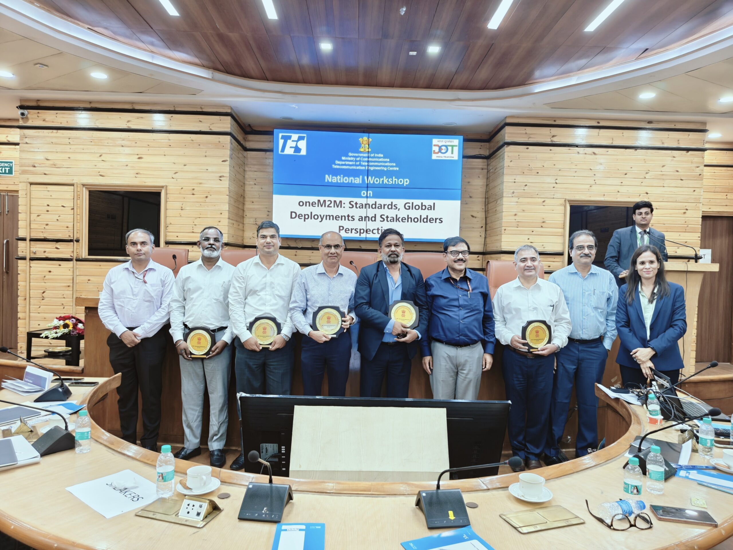 All honorary award recipients at the oneM2M workshop